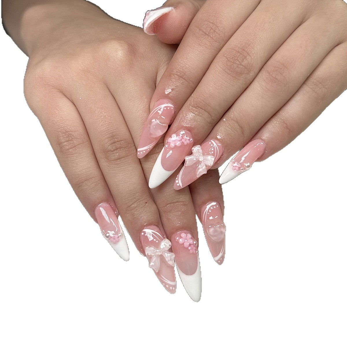 Kunstnagelset mit zartem Blumendesign Brehn
