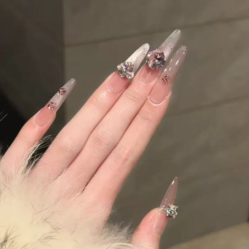 Dekoratives Lange Stiletto Press-On Nagelset mit Strassakzenten Brehn