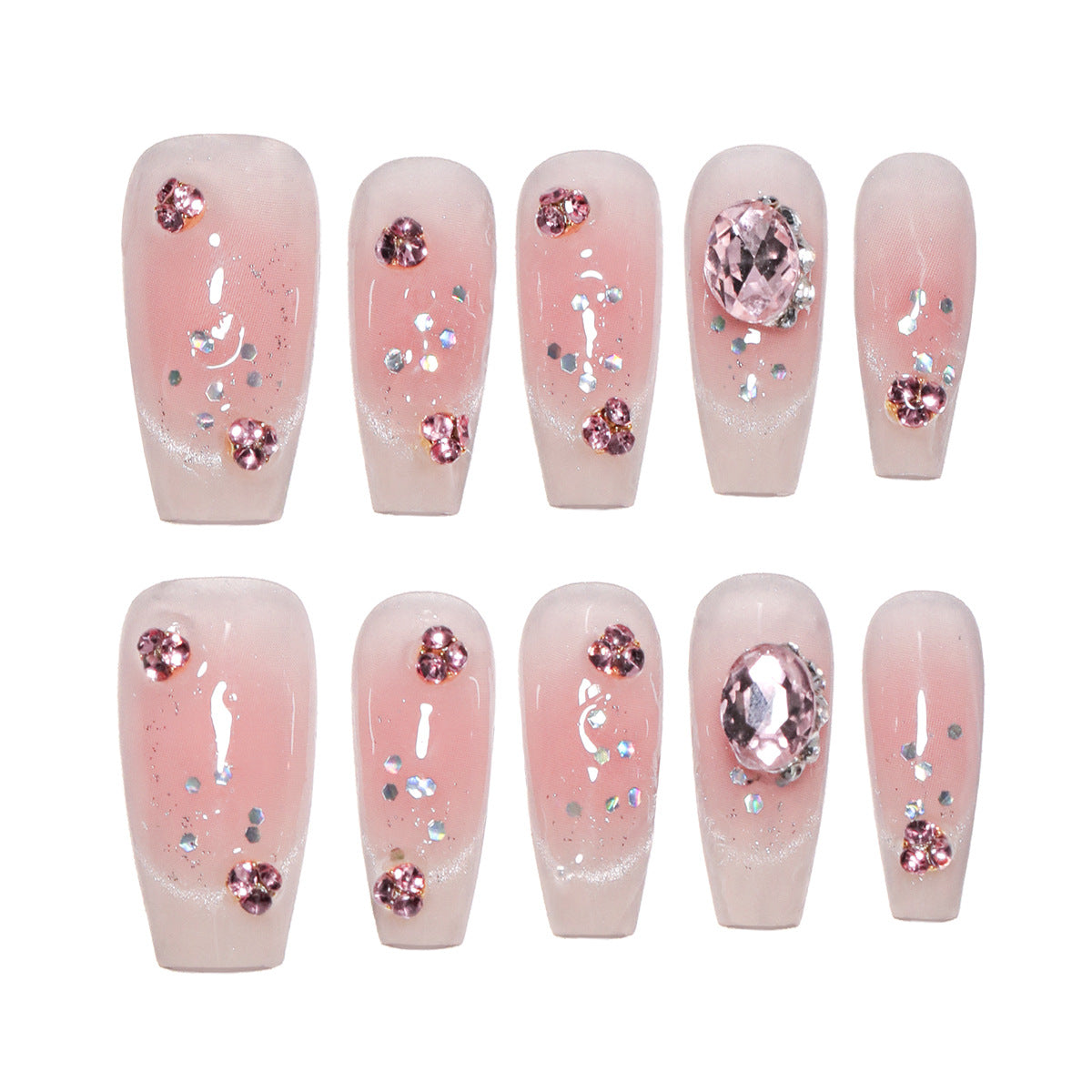 Künstliche Nagelverlängerungen mit kunstvollen Glitzerakzenten Brehn