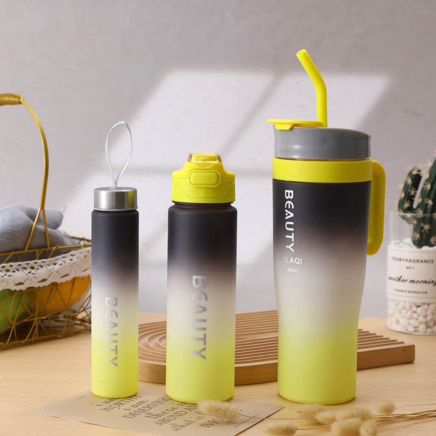 Damen stilvolle und praktische Wasserflasche mit Motiv und Zeitmarkierung Brehn