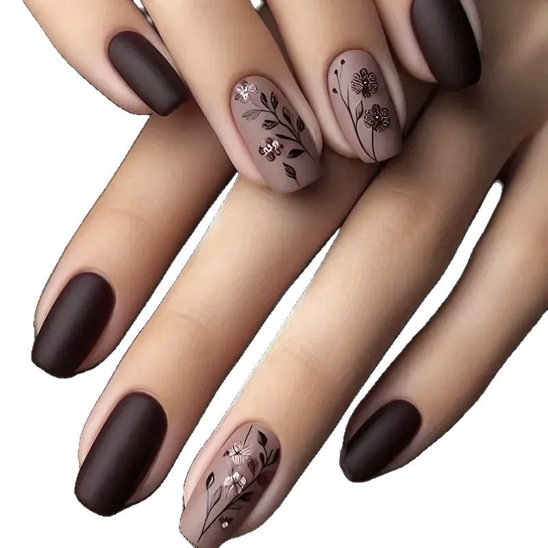 Elegante Florale Matte Nagelkünste Brehn