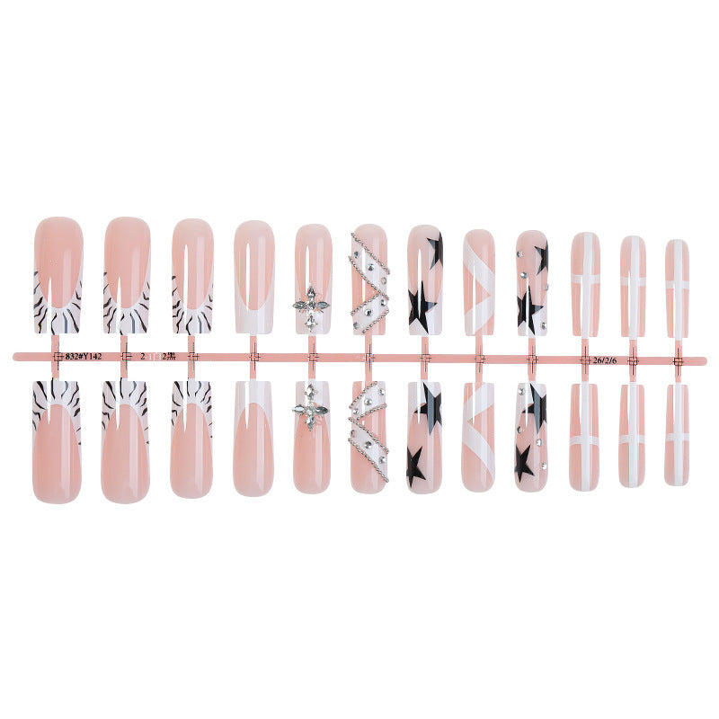 Kunstnagelset mit floralen und modernen Designs Brehn