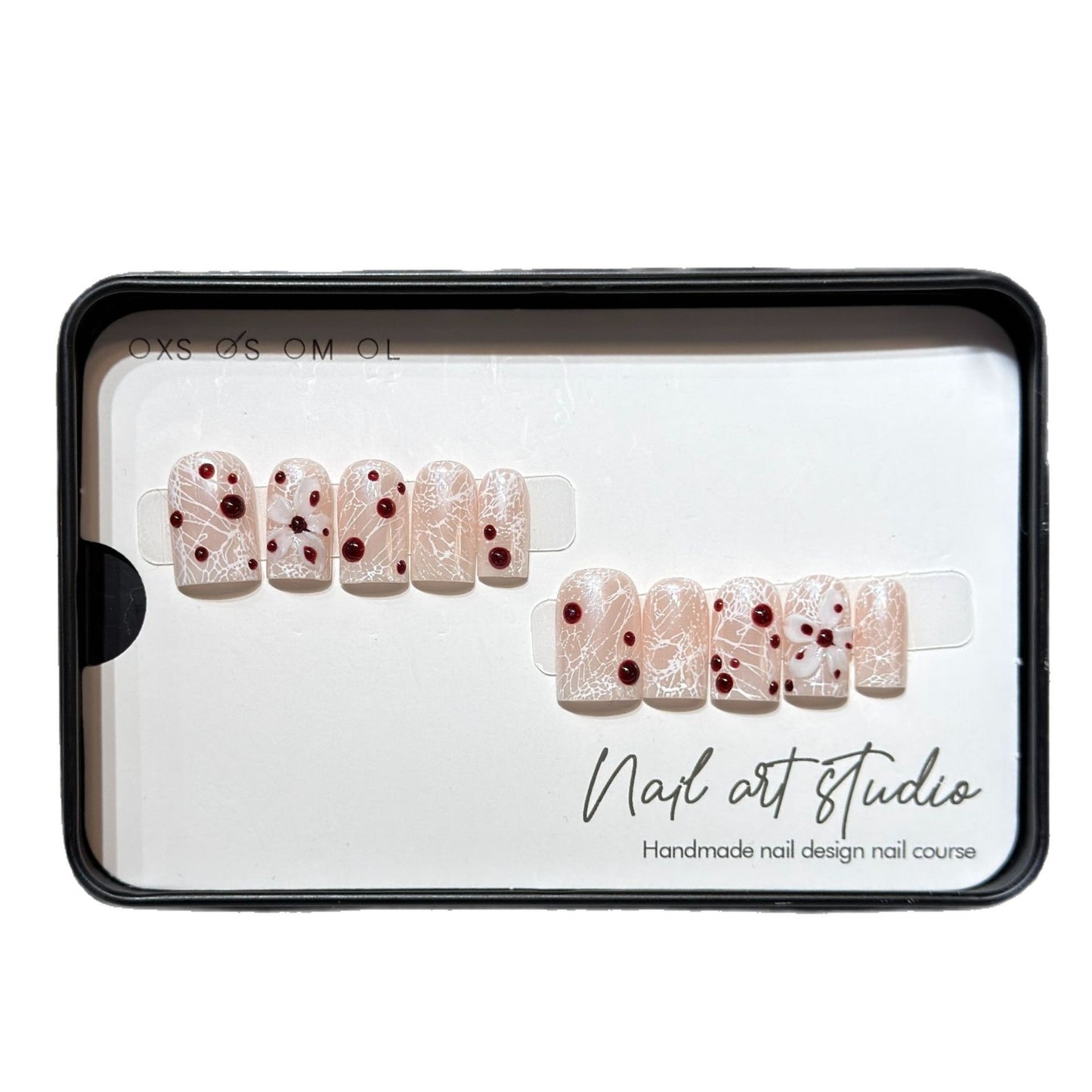 Künstlerisches Press-On Nagelkunst-Set mit einzigartigem Design Brehn