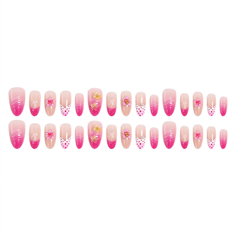 Kunstnagelset mit floralen und eleganten Verzierungen Brehn