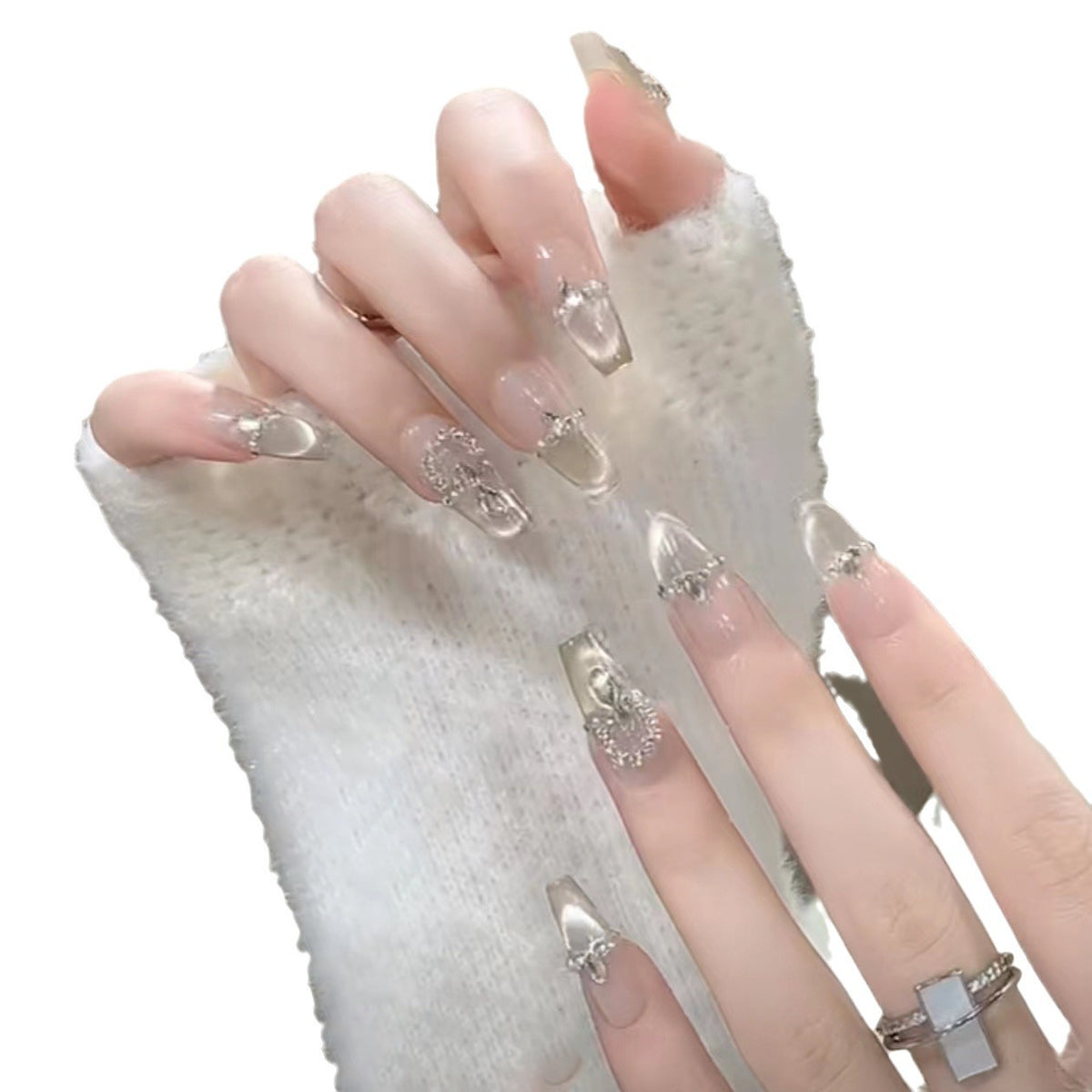 Elegantes Press-On-Nagelset mit Strassdetails Brehn