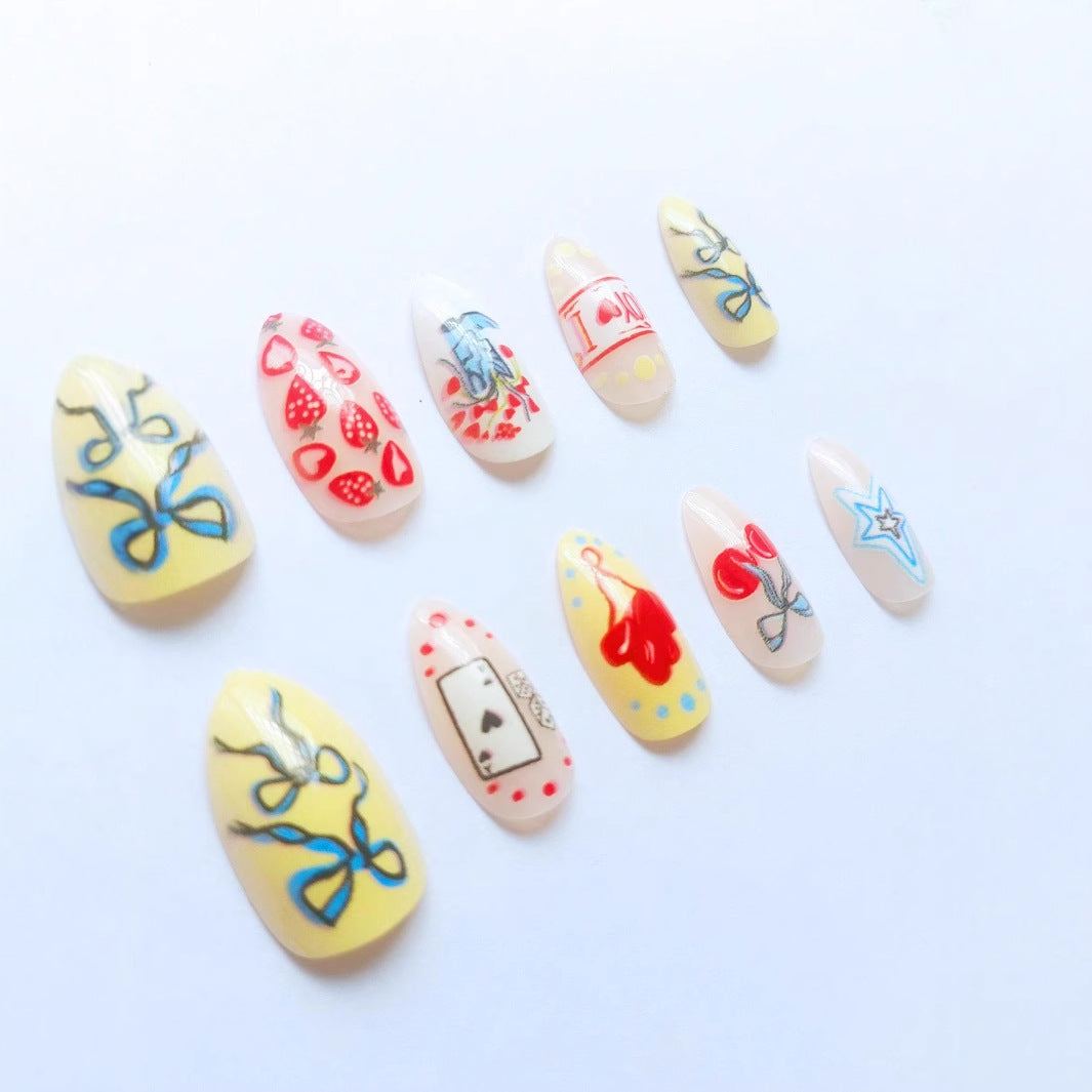 Kunstnagelset mit verspielten Motiven und kreativen Designs Brehn