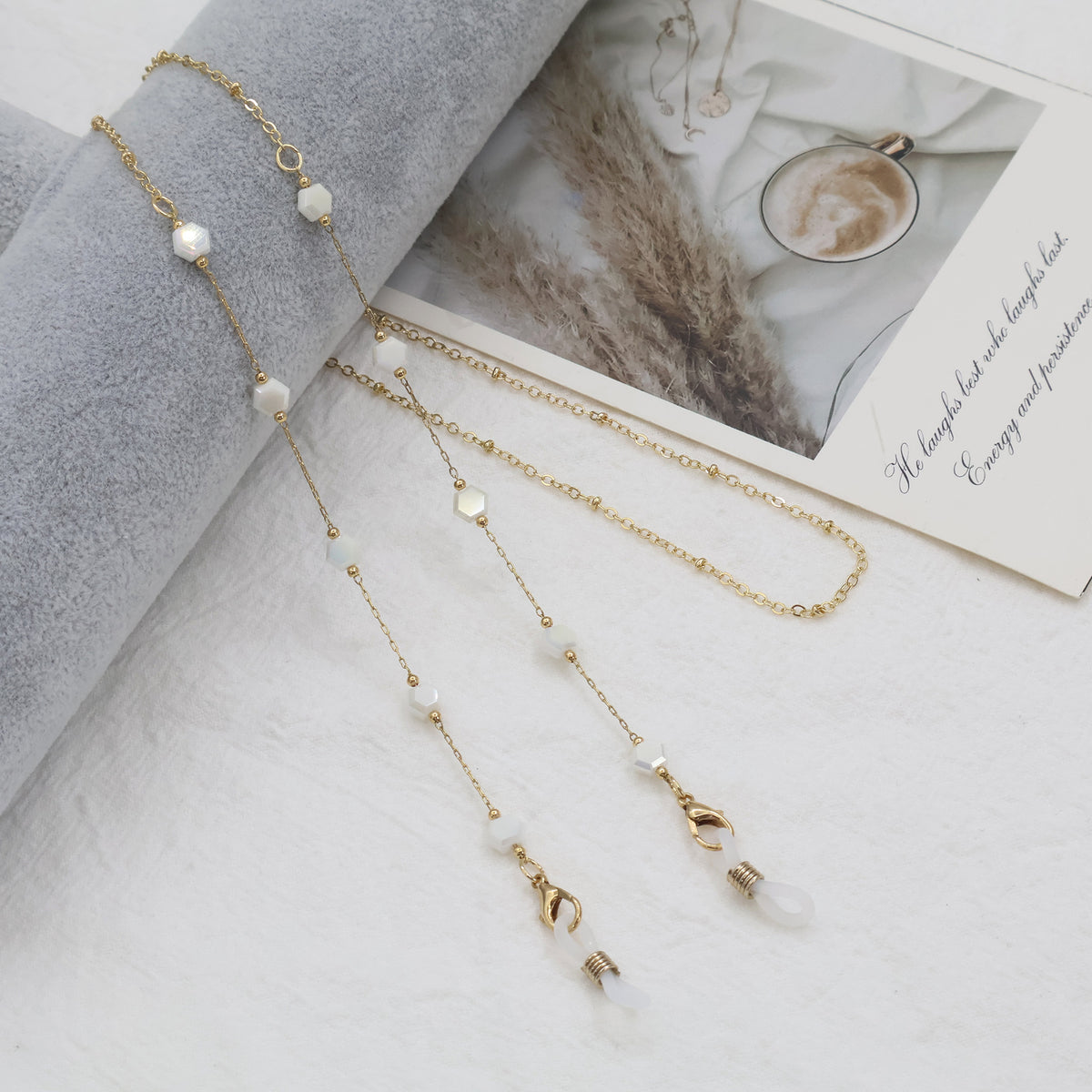 Elegante goldene Ketten Halskette mit Edelsteinen Brehn