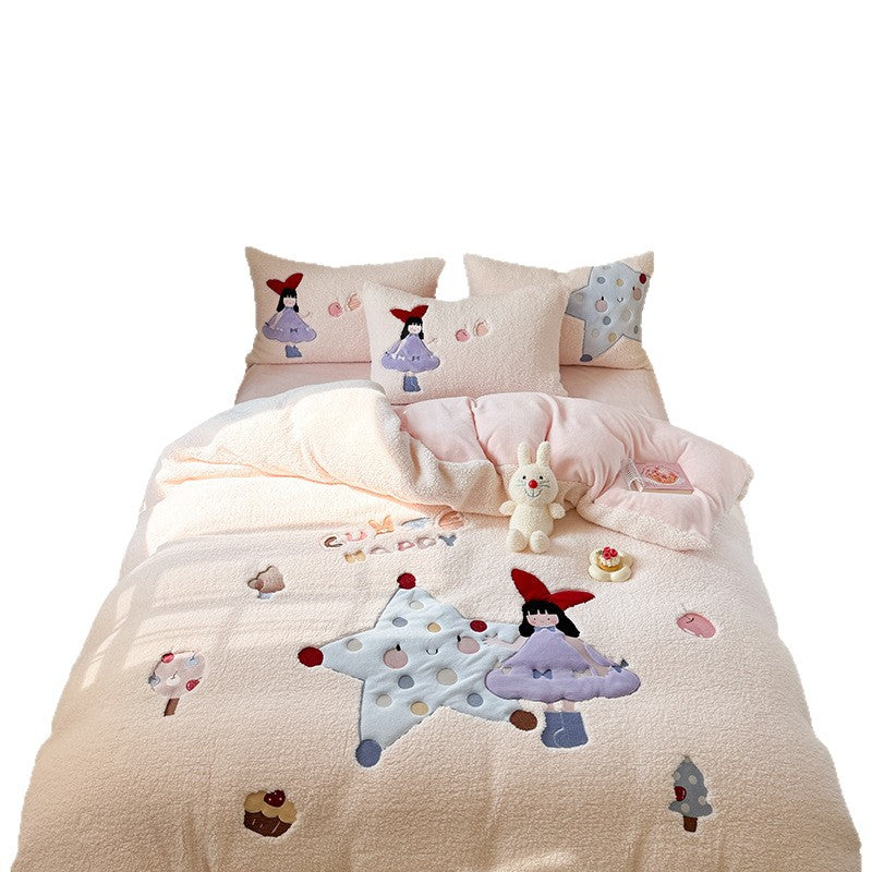 Kinder-Bettwäschegarnitur mit kuscheliger Teddy-Fleece-Oberfläche, applizierten Figuren und Wendefunktion