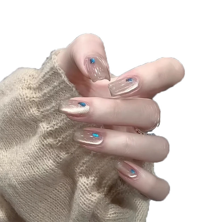 Glitzernde Nagelkunstverlängerungen
