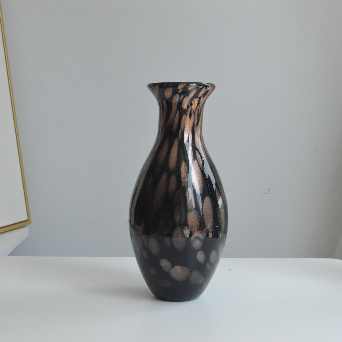 Mouth-Blown Gesprenkelter Glasbirnenvase mit Schmalem Mund und Hochglanz-Finish Brehn