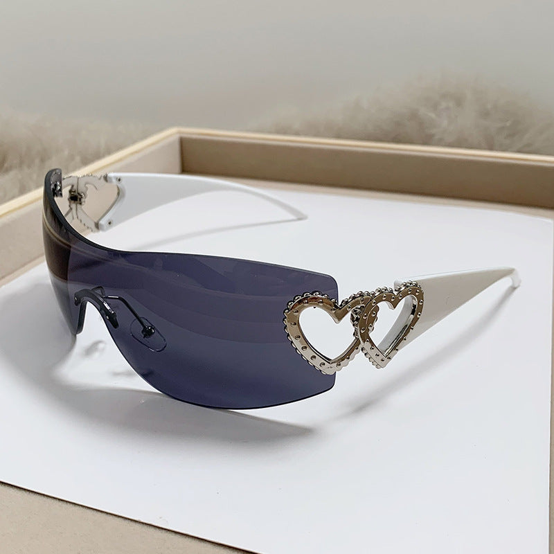 Damen Designer-Sonnenbrille mit luxuriösem Herz-Akzent Brehn