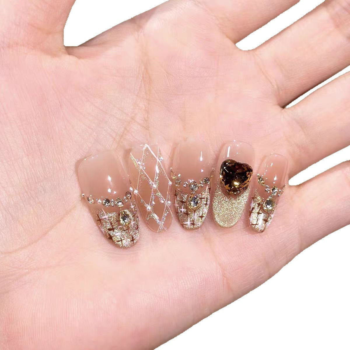 Künstlerisches Press-On-Nageldesign-Set mit Herz- und geometrischen Mustern Brehn