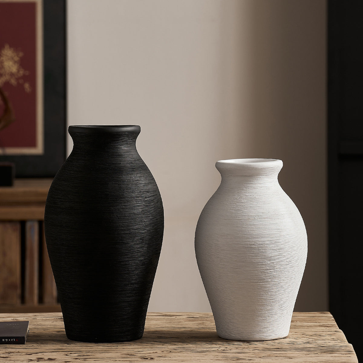Elegante Keramikvase mit strukturiertem Design Brehn