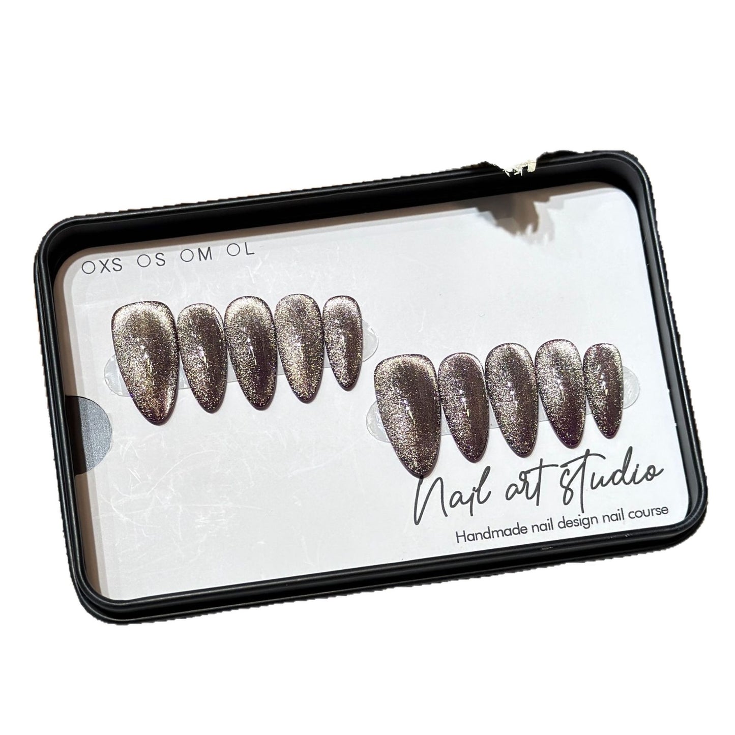 Glamouröser Stiletto Press-On Nagelset mit Glitzerfinish Brehn