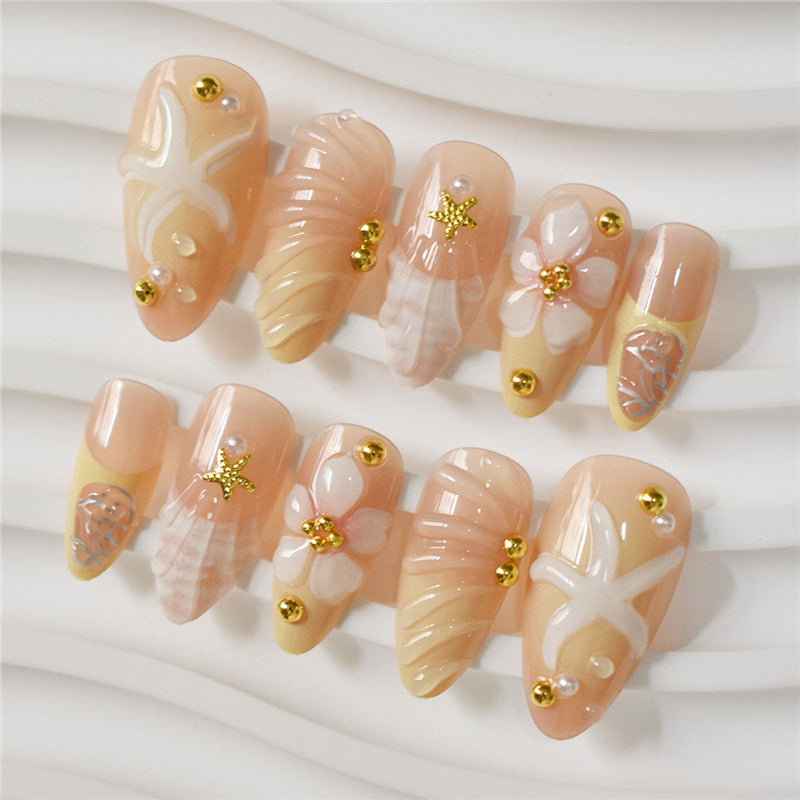 Elegantes Blumendesign-Nagelset Brehn