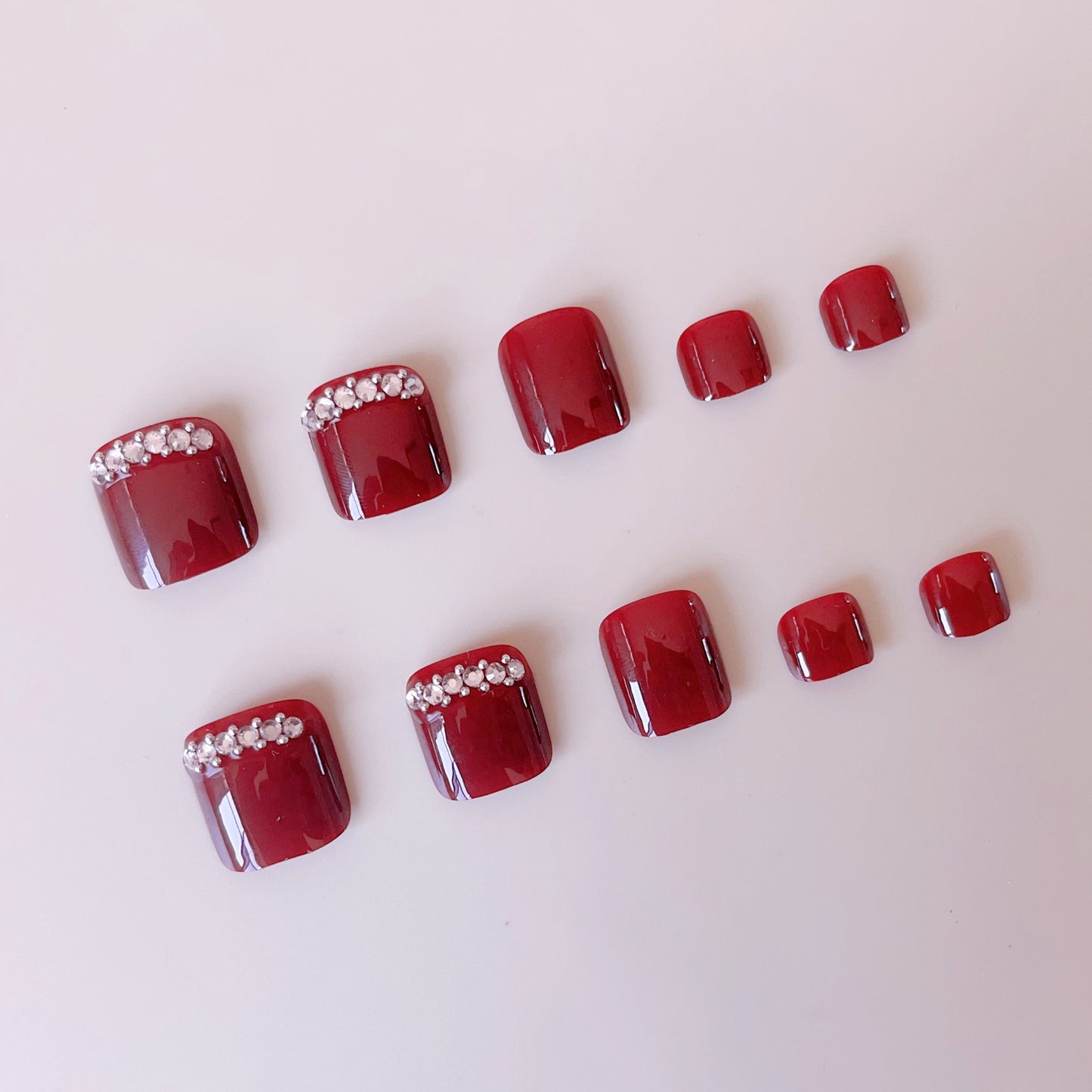 Kunstnagelset mit eleganter Nagelkunst und Funkelelementen Brehn
