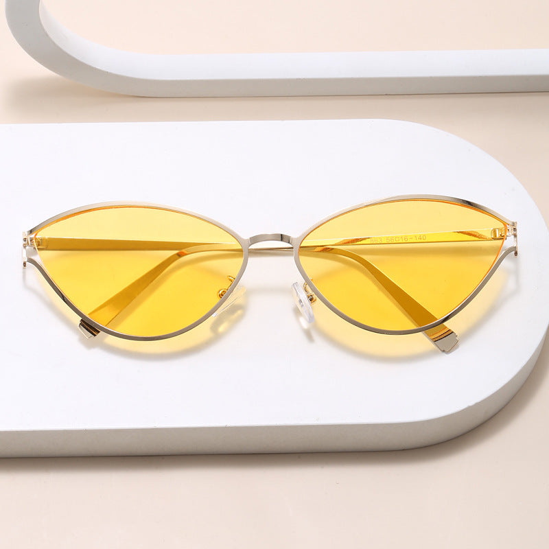 Modische Cat-Eye Sonnenbrille mit Dünnem Metallrahmen Brehn