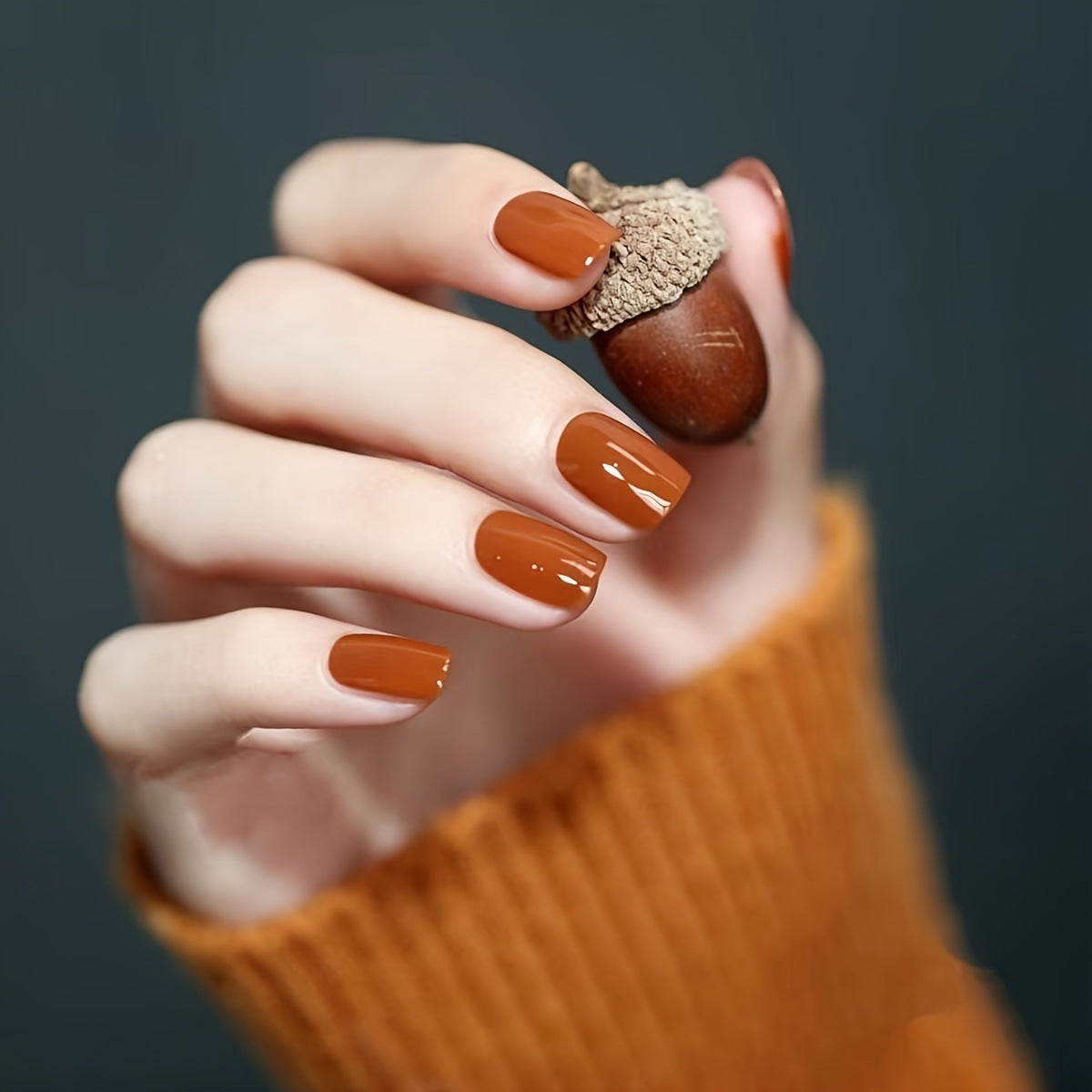 Stylisches Press-On Nagelset mit eleganten Akzenten Brehn