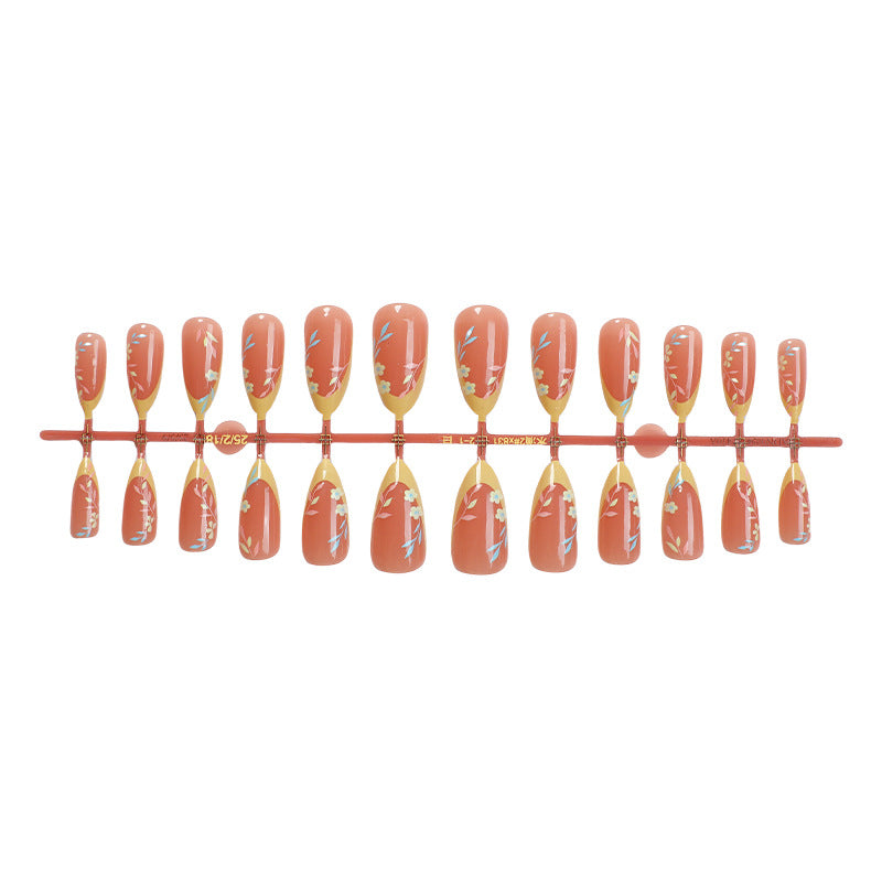 Dekorativer Press-On-Nagelset mit floralem und elegantem Design Brehn