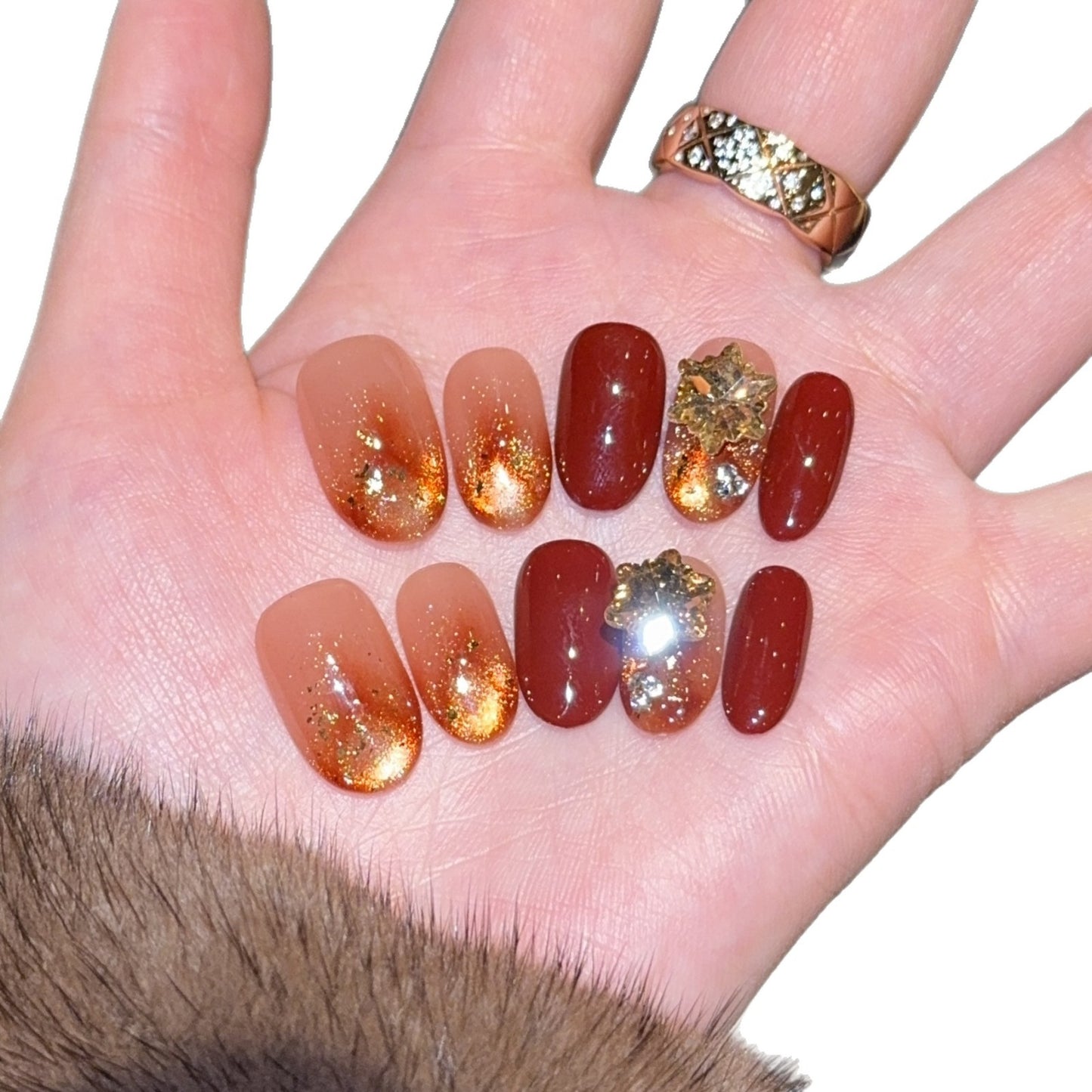 Künstliche Nagelspitzen mit Goldenen Akzenten Brehn
