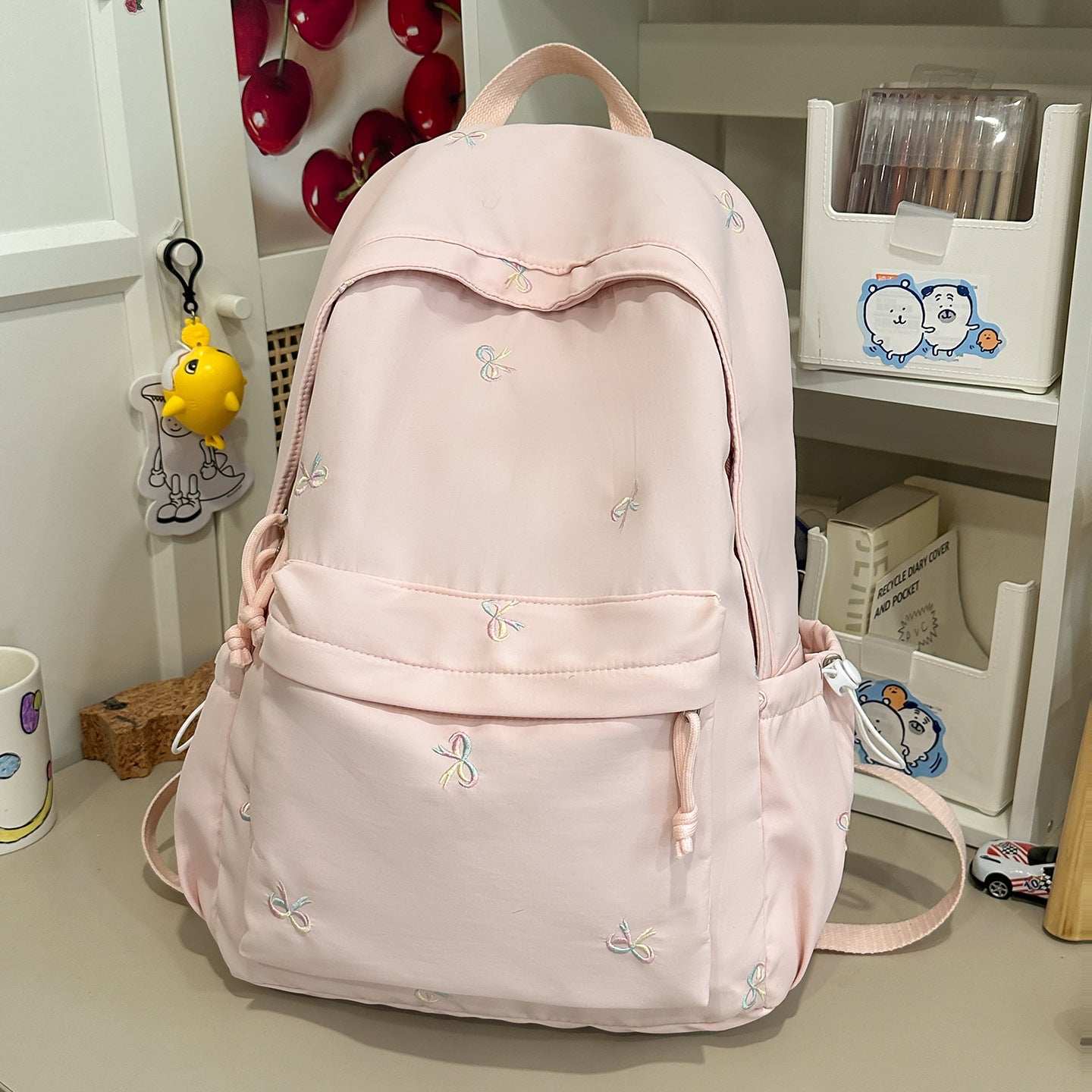 Besticketer lässiger Schulrucksack