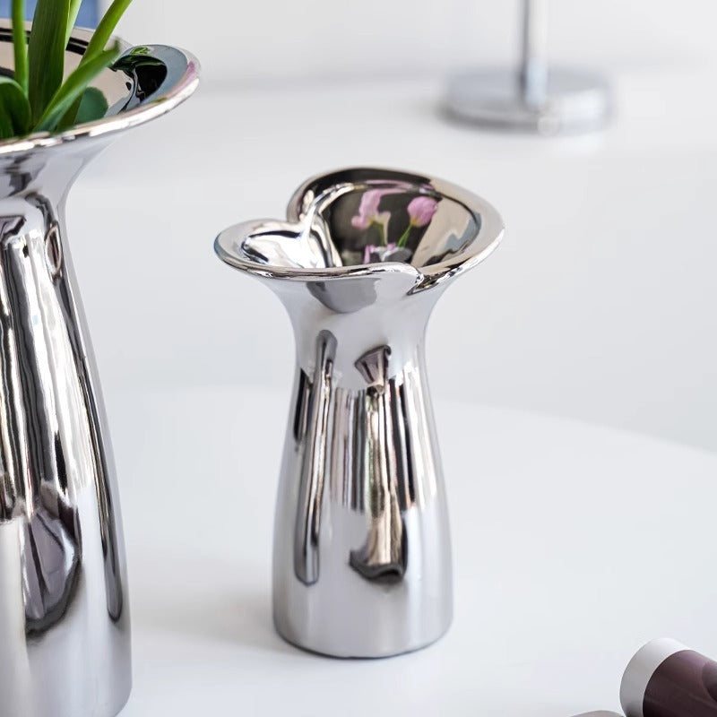 Elegante und moderne Keramikvase Brehn
