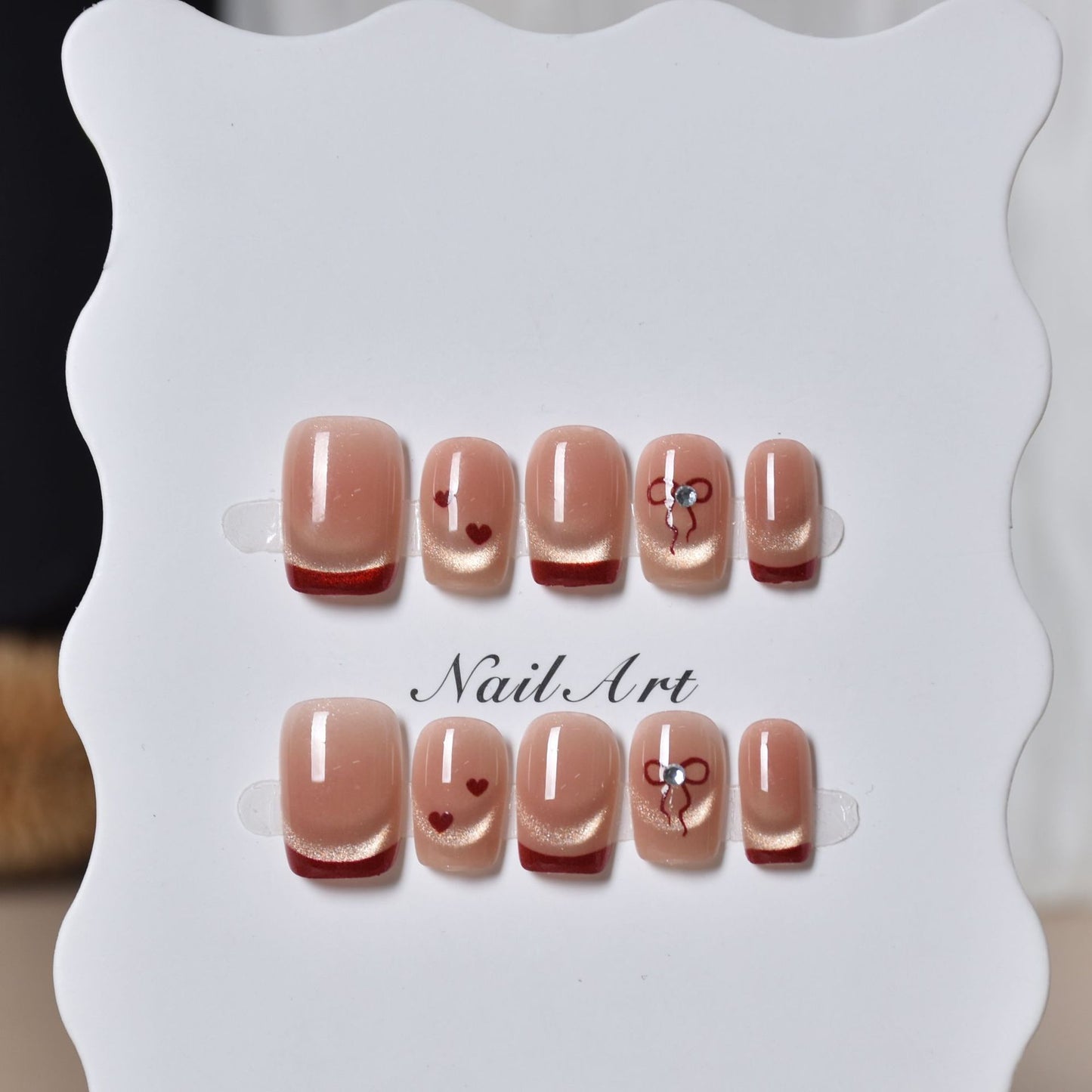 Künstlerische Herz-Themen Press-On Nagelkunst Brehn