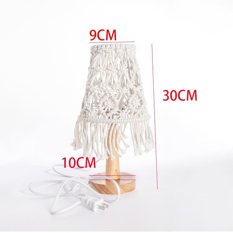 Makramee Tischlampe mit natürlichem Holzsockel Brehn