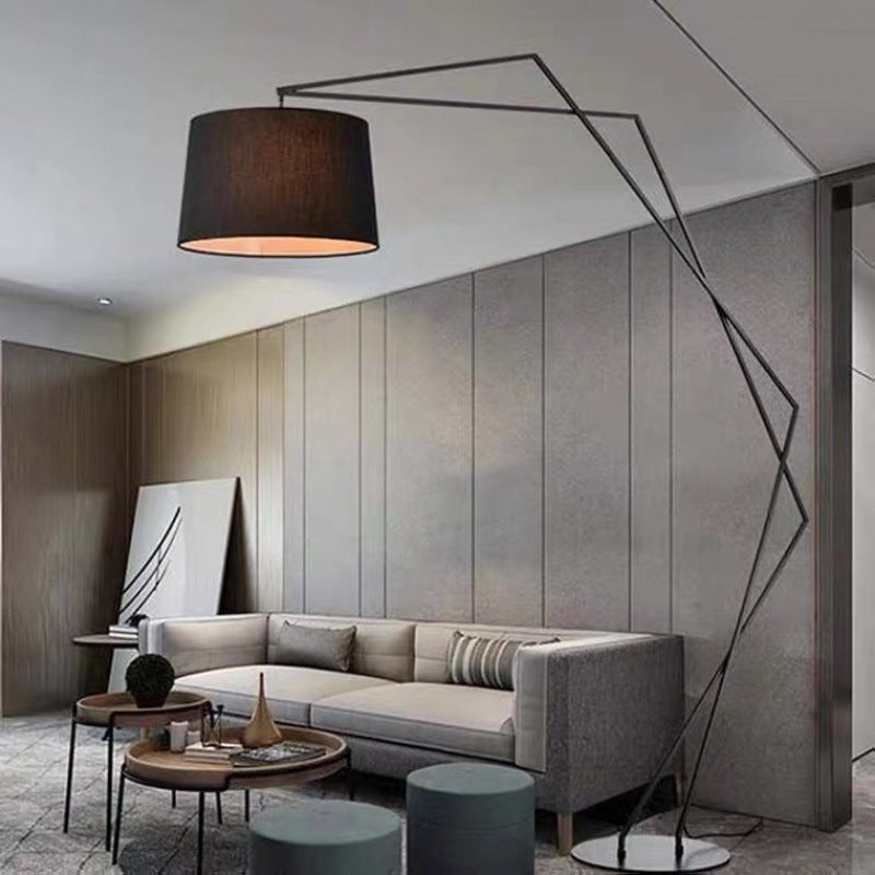 Moderne Zickzack-Stehlampe