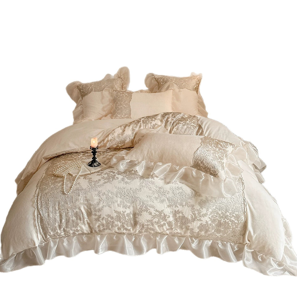Luxus Jacquard Satin-Trim Rüschende Bettbezug Set mit Besticktem Floralem Matelassé & Dekorativen Kissenbezügen