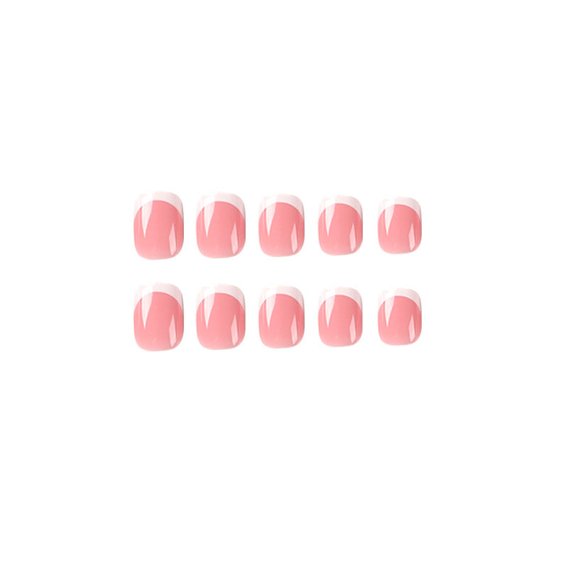 Elegante Nagelkunst mit French Tip Design Brehn