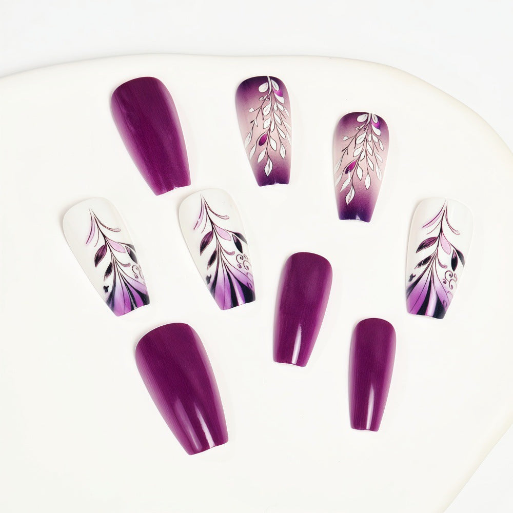 Kunstnägel mit elegantem floralen Design Brehn