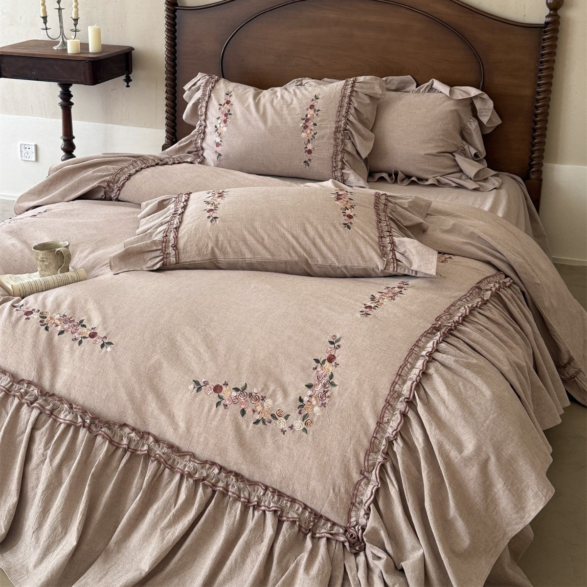 Vintage-inspirierte floral gestickte Rüsch-Linen-Bettbezug-Ensemble