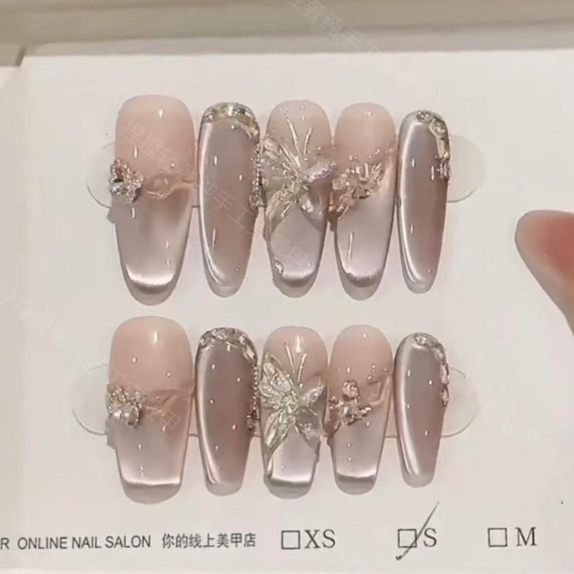 Elegantes dekoratives Press-On-Nagels Set Brehn