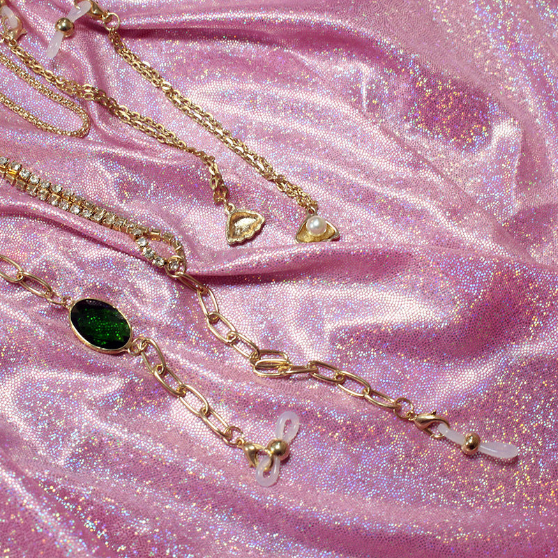 Elegante Kette mit Grünem Stein und Goldenen Akzenten Brehn