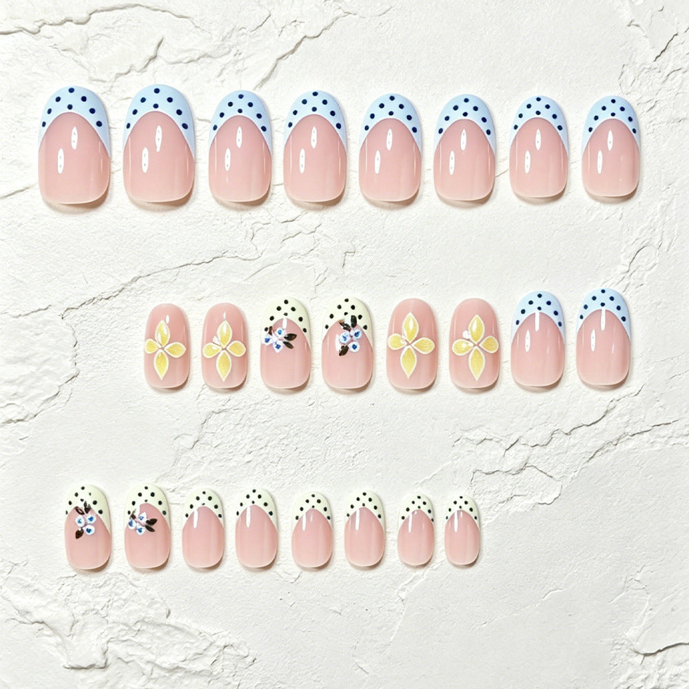Dekorative florale Nagelkunstspitzen Brehn