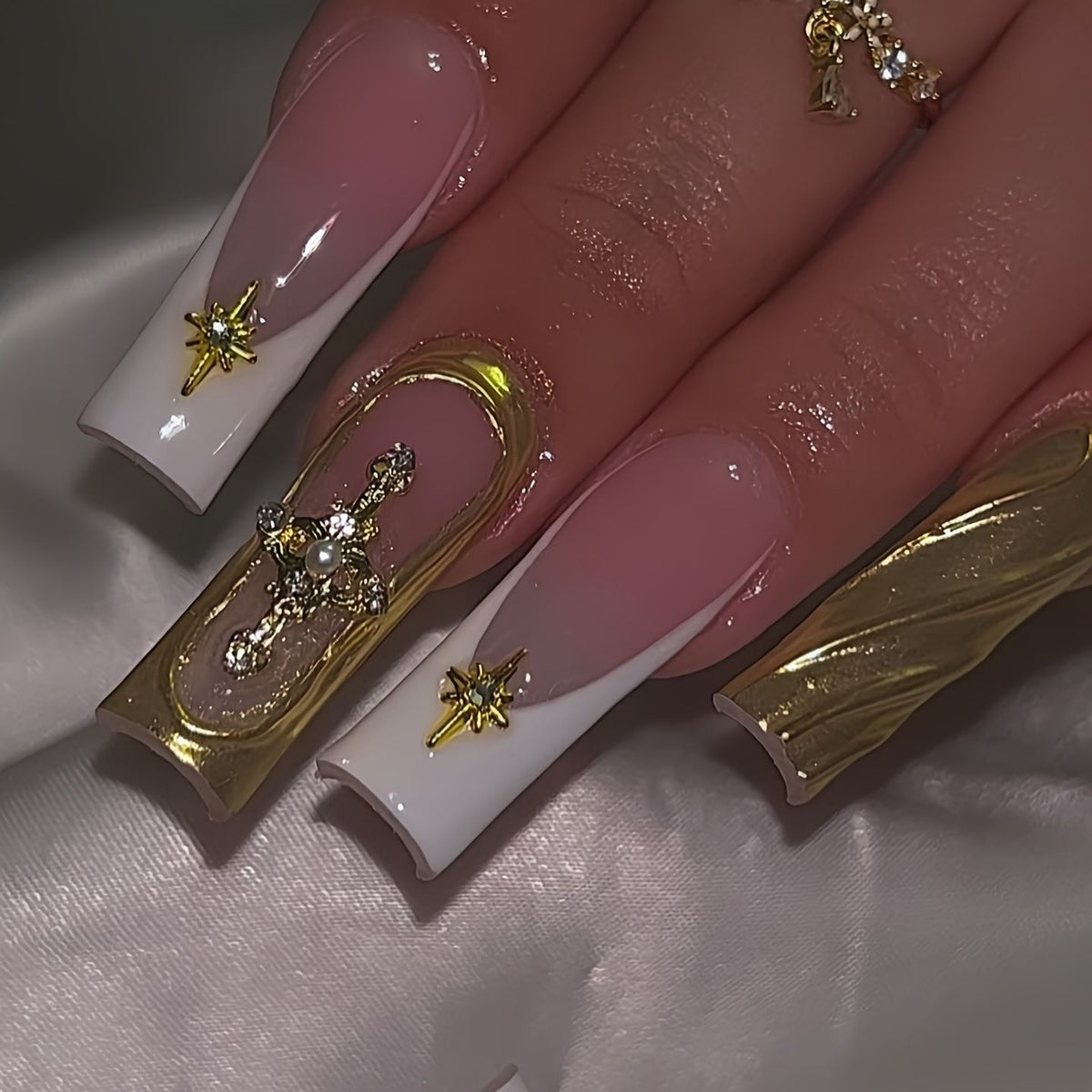 Aufwändige dekorative Acryl-Nagelverzierungen Brehn