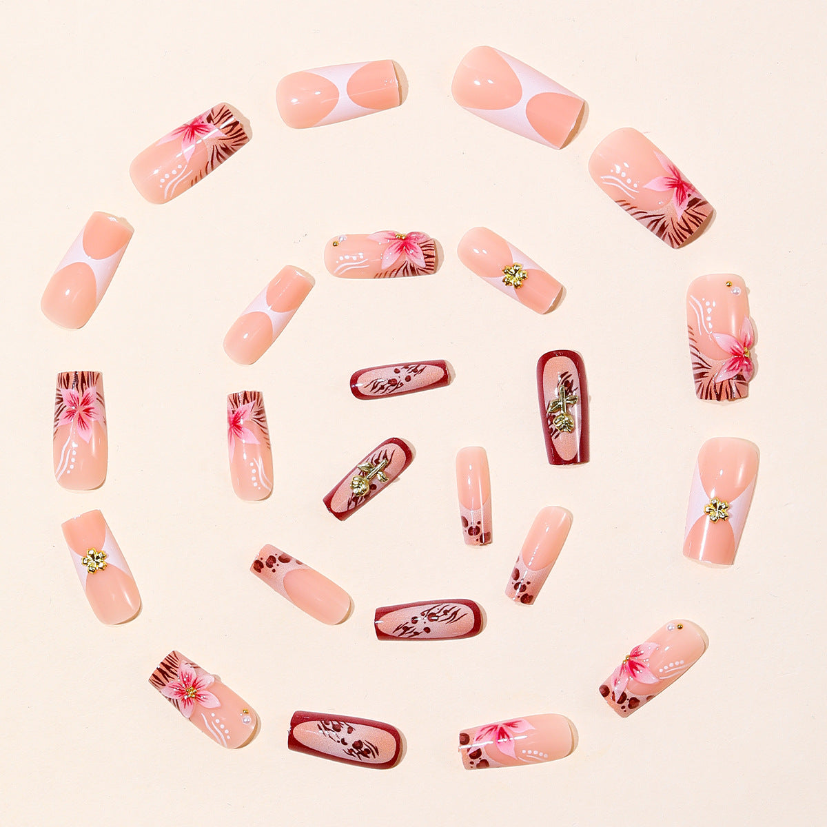Stylische Blumen- und Tiermotiv-Nagelkunstverlängerungen Brehn