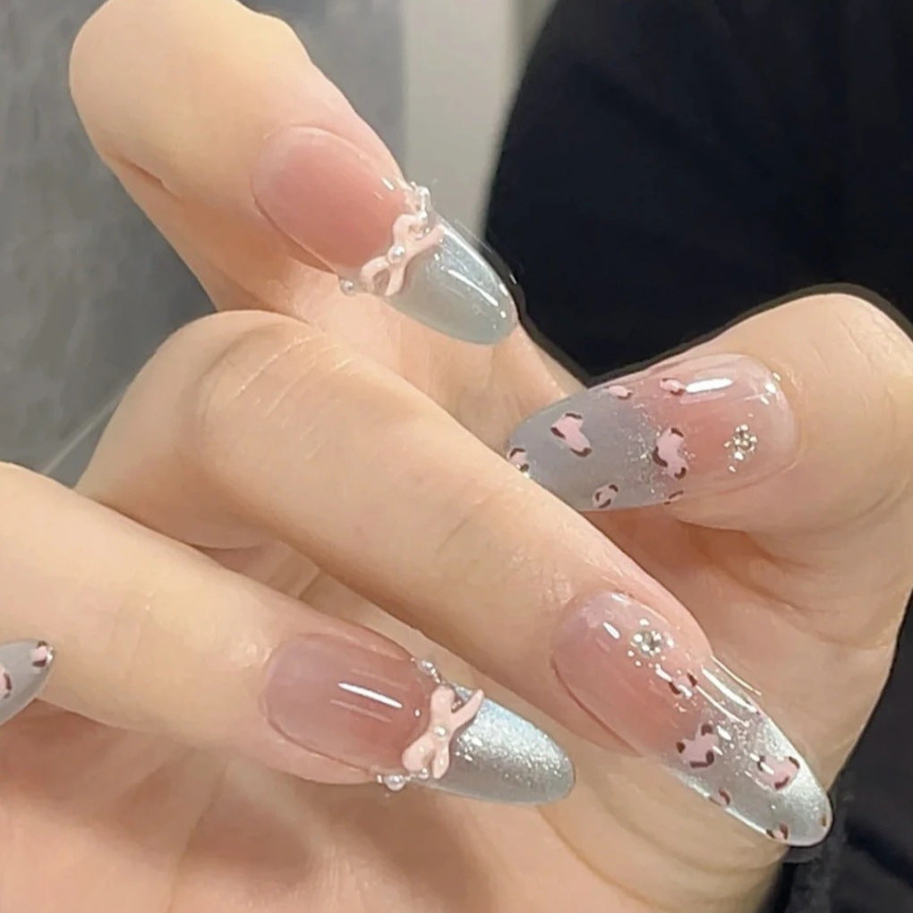 Dekorative Lange Nagelkunst