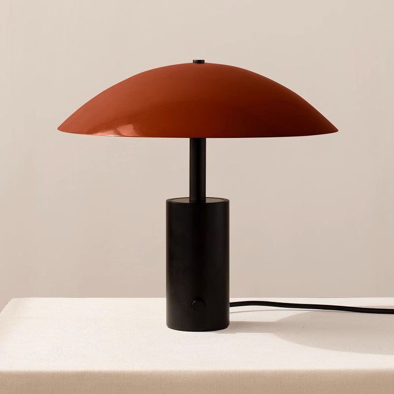 Moderne Minimalistische Tischlampe mit schlankem Design