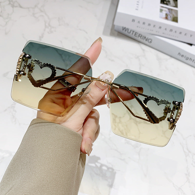 Damen modische Sonnenbrille mit trendigem Herz-Design Brehn