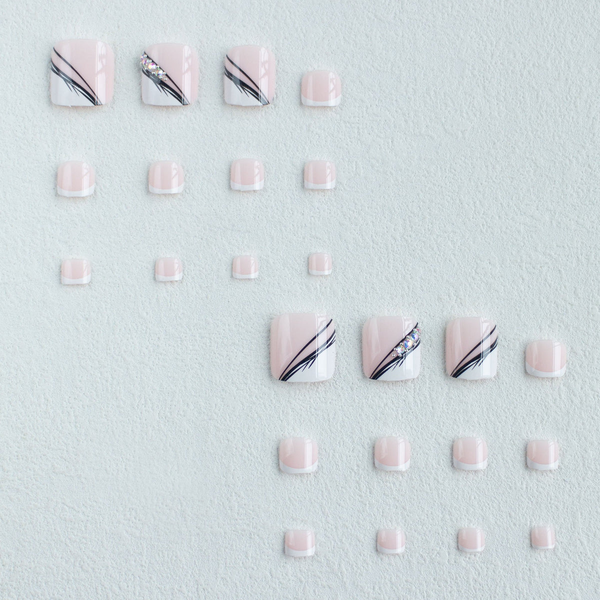 Elegante Französische Spitzen-Pediküre-Nagelkunst