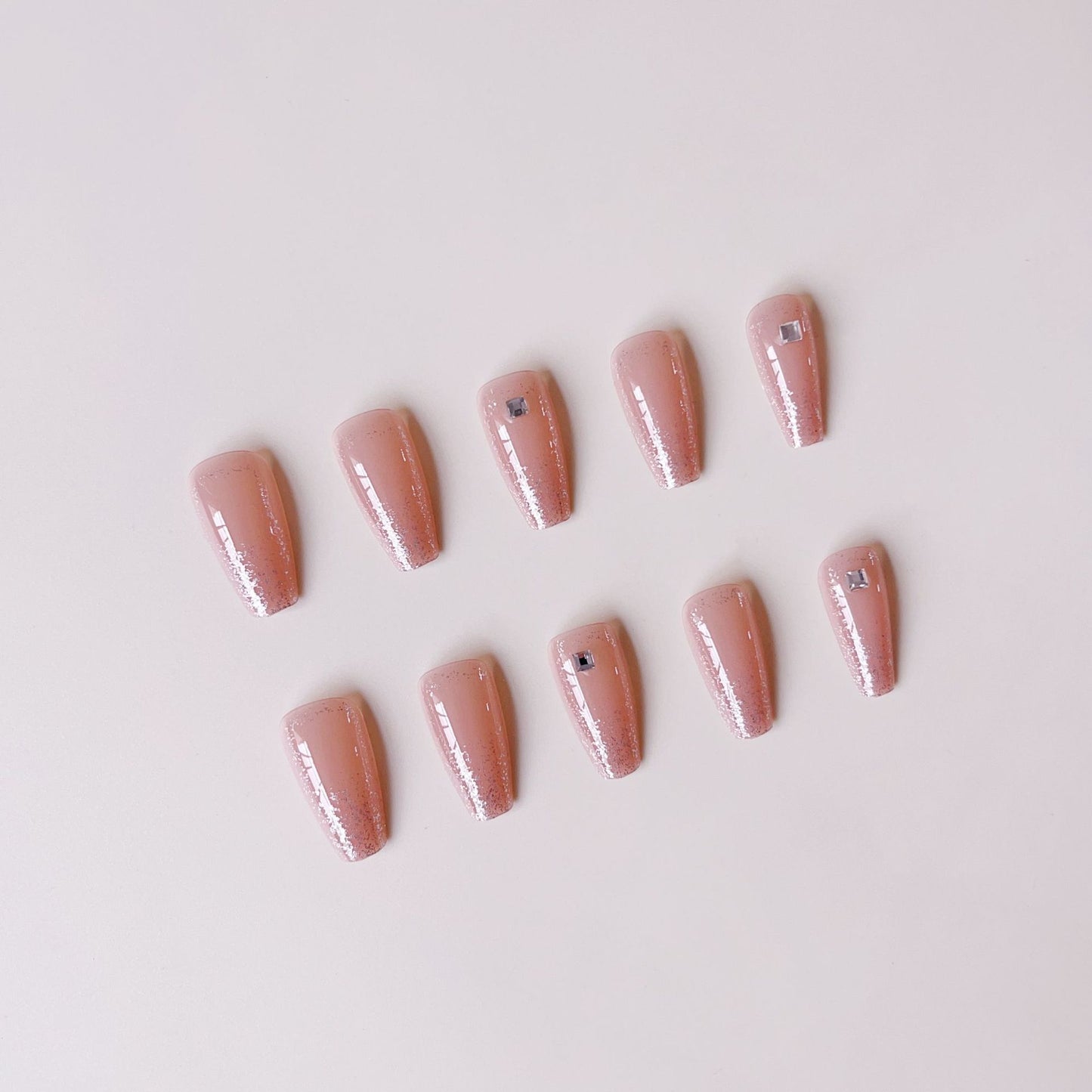 Glitzernde Nagelkunst Brehn