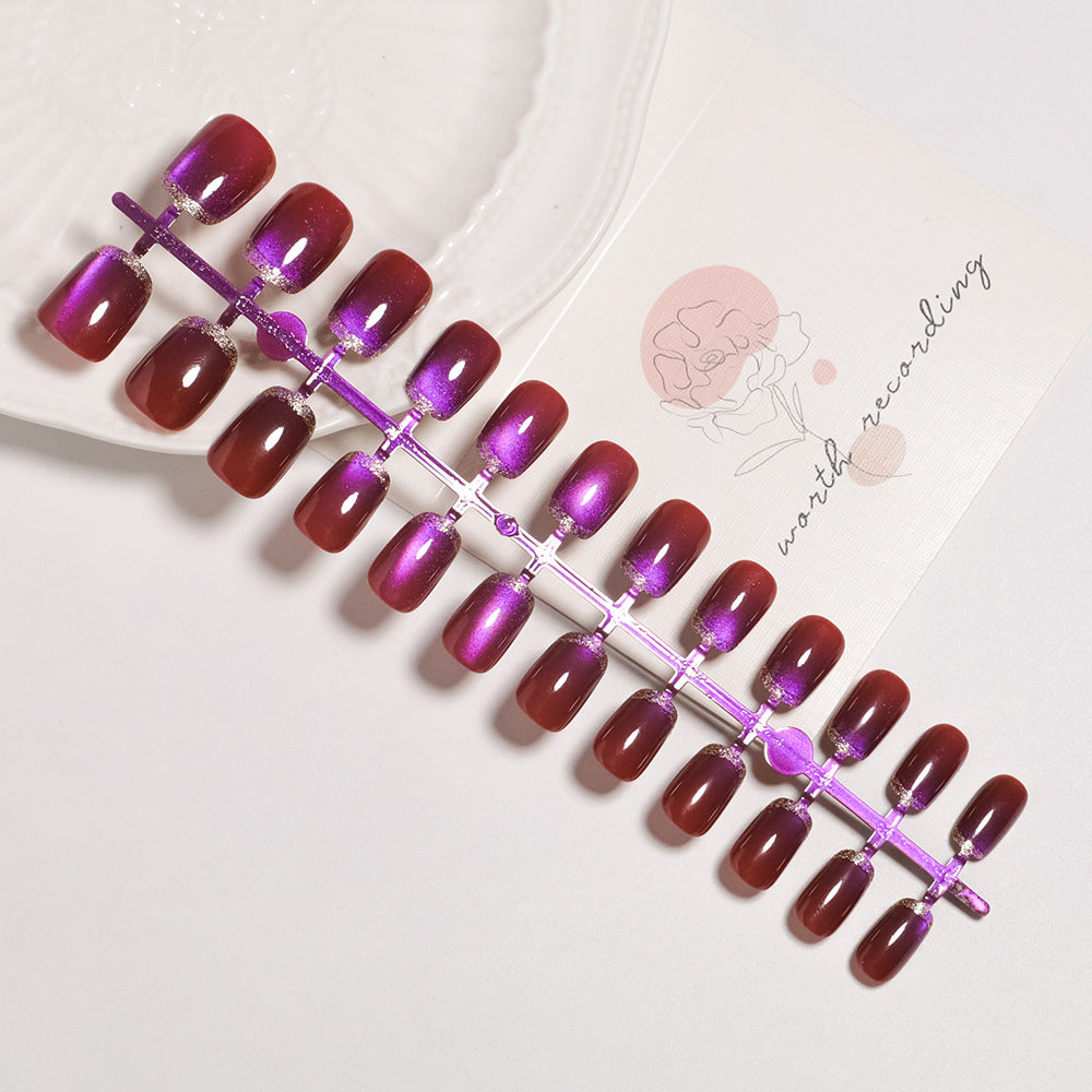 Künstlerisches Press-On-Nagelset mit glänzendem Ombre-Finish Brehn