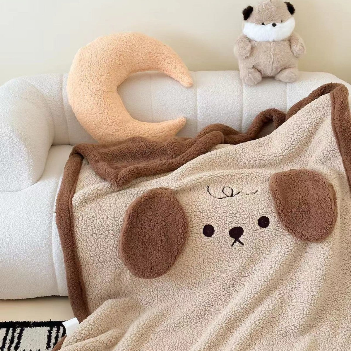 Kuschelige Sherpa-Kinderdecke mit appliziertem Wolkenmotiv und Teddy-Futter