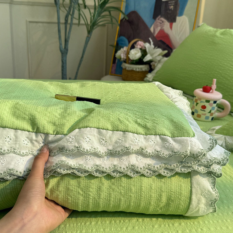 Damen Tagesdecke mit eleganten Spitzenverzierungen und feiner Baumwolloberfläche Brehn