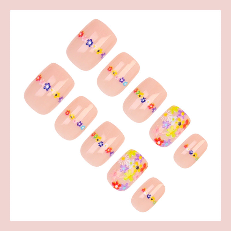 Kunstnagelset mit floralen Designs und hochwertigen Verzierungen Brehn