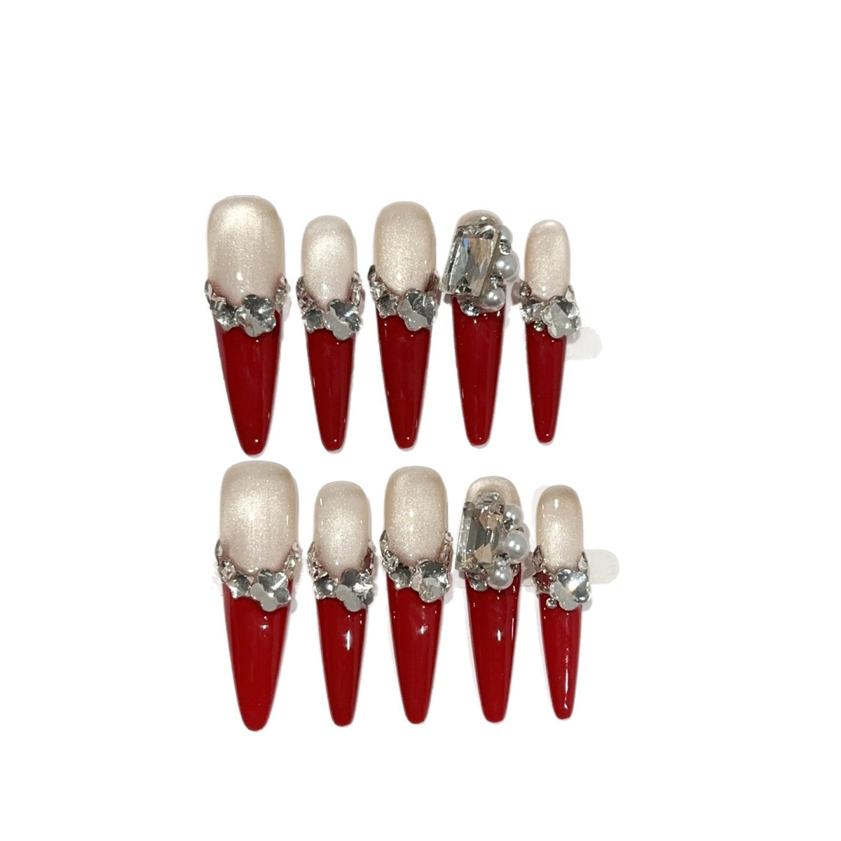 Dekorativer Stiletto Press-On Nagelset mit Kristallakzenten