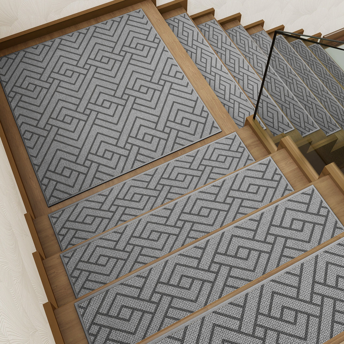 Geometrisch gemusterte Treppenstufen