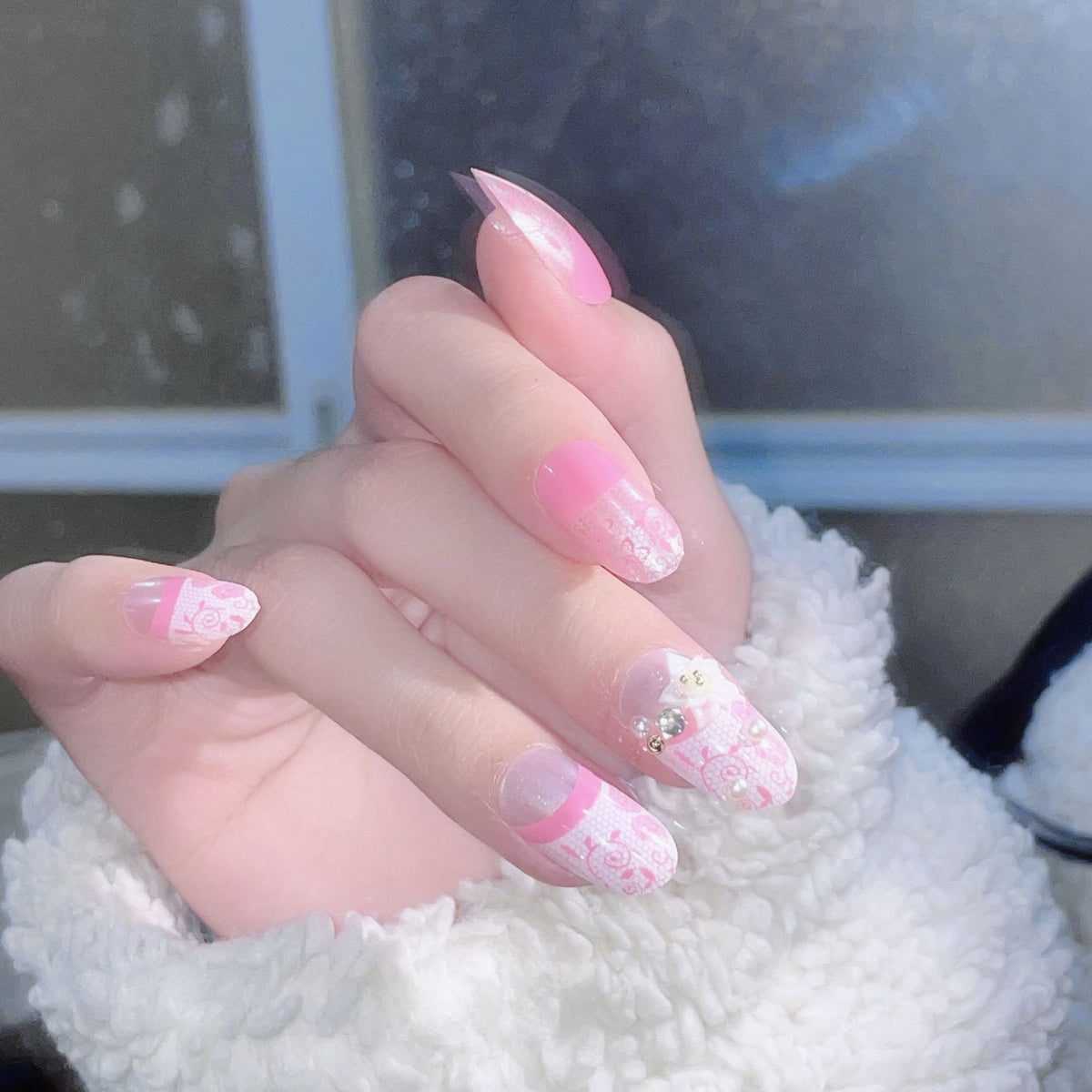 Dekorative glitzernde Press-On-Nagelspitzen